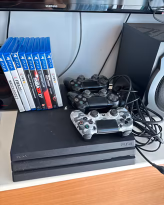 Playstation 4 pro no box con pad e giochi