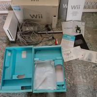 Nintendo Wii bianca con scatola.