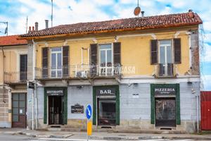 RISTORANTE CON APPARTAMENTO MAGAZZINO BOX E TERREN