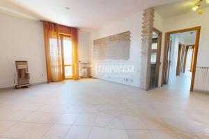 APPARTAMENTO 3 CAMERE E 2 BAGNI, PALAZZINA MODERNA