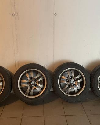 Pneumatici invernali 205/55R16 e cerchi in lega 16