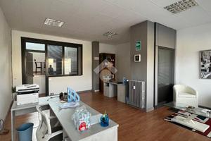 NEGOZIO A TRESCORE BALNEARIO