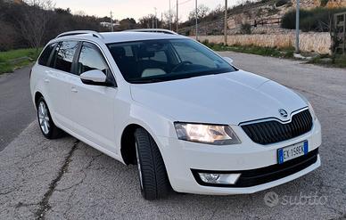 Skoda Octavia 1.6 TDI CR 105 CV DSG Wagon Elegance