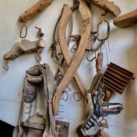 Antichi oggetti agricoli vari