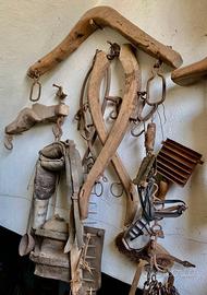 Antichi oggetti agricoli vari