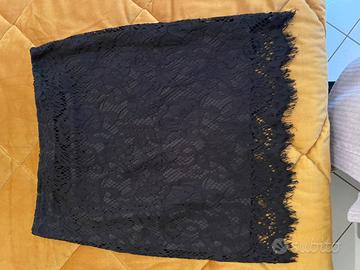 Gonna in pizzo elasticizzata