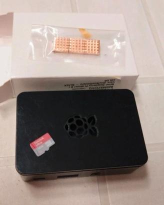 Raspberry Pi 2 con case, MicroSD 16gb e dissipator