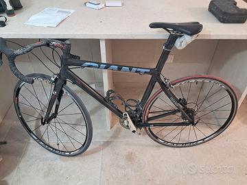 bicicletta giant full carbon taglia M