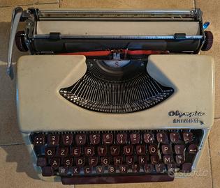 Olivetti Olympia Splendid 99 macchina da scrivere 