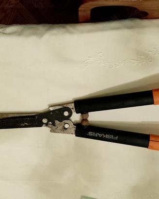 Cesoie troncarami per la  potatura FISKARS