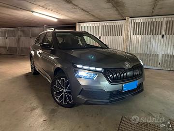 SKODA KAMIQ BLACK DOTS