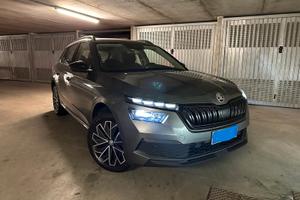 SKODA KAMIQ BLACK DOTS