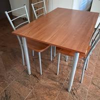 Tavolo con sedie – 75x120 cm, gambe regolabili