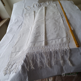 2 Asciugamani vintage ricami Maria e PC bianchi