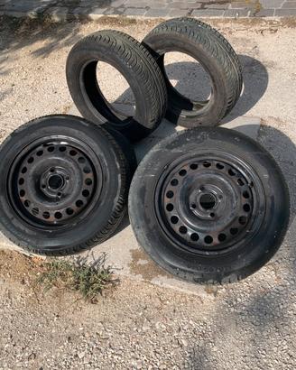 2 Cerchi in ferro + 6 Gomme 175/65 R14