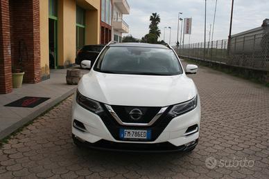 Nissan Qashqai 1.5 dCi Tekna con Tetto Panoramico.