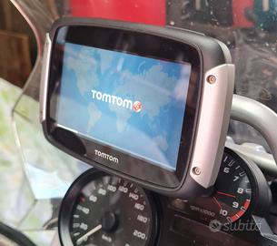 navigatore tomtom moto