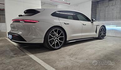 PORSCHE TAYCAN SPORT TURİSMO 4S 2023 571 PS