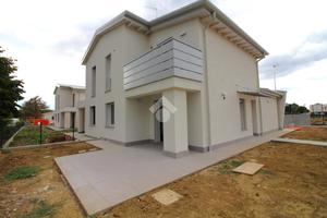 VILLA A SCHIERA A RIO SALICETO