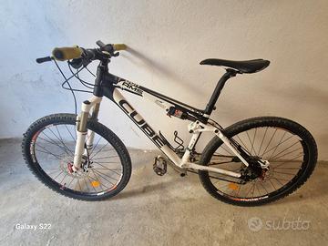 CUBE AMS 100 bicicletta Biammortzzata p