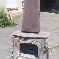 stufa in ghisa con canna fumaria 