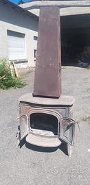 stufa in ghisa con canna fumaria 