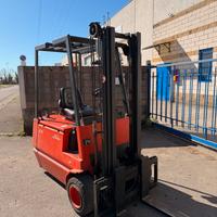 Carrello elevatore muletto elettrico LINDE E18