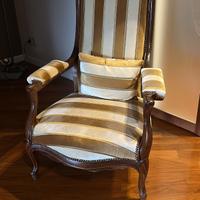 Poltrona classica in legno massello