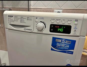 Ascougatrice Indesit 8kg