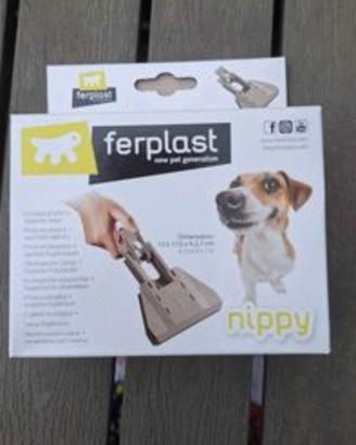 pinza ecologica per  raccolta delle feci del pet F