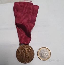 MEDAGLIA VOLONTARI DI GUERRA WW1  INCISORE MORBIDU