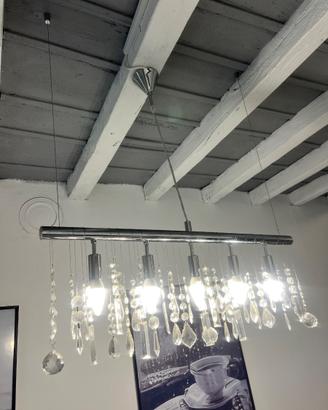 Lampadario moderno a sospensione con barra cromata
