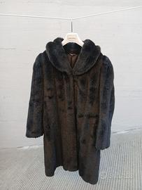 Pelliccia ecologica nera