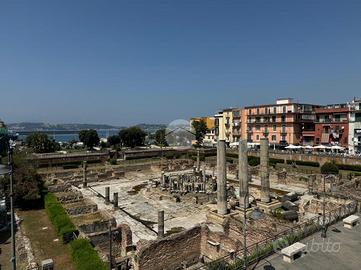 2 LOCALI A POZZUOLI