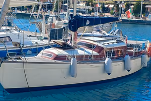 barca a vela del 1972, legno e vetroresina
