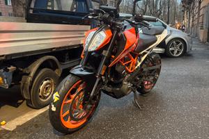 Ktm duke 390 A2