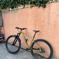 Cube bici enduro