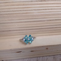 Anello in argento con quadrifoglio azzurro