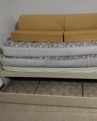 Divano letto con materassi 