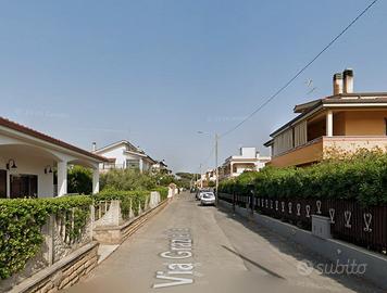 Anzio bilocale arredato