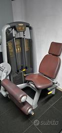 technogym selection leg curl seduto
