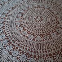 Tovaglia in pizzo fatta ad uncinetto