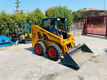 P33 Mini pala Mustang 2054 targata 26 q.li