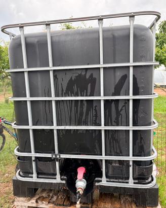 Cisterna nera 1000 litri con rubinetto