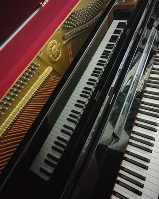 Pianoforte Yamaha E121T