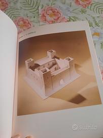 Libro con modelli di edifici storici da costruire