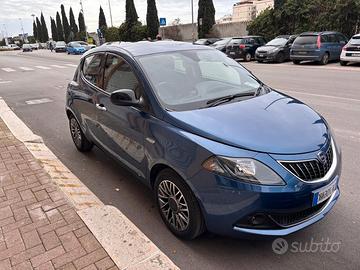 Lancia Ypsilon 1.0 FireFly 5 porte S&S Hybrid Gold