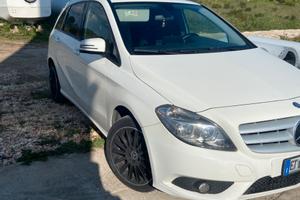 Mercedes B 180