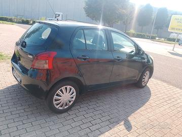 auto perfetto tenuto bene 