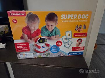 Super Doc robot educativo